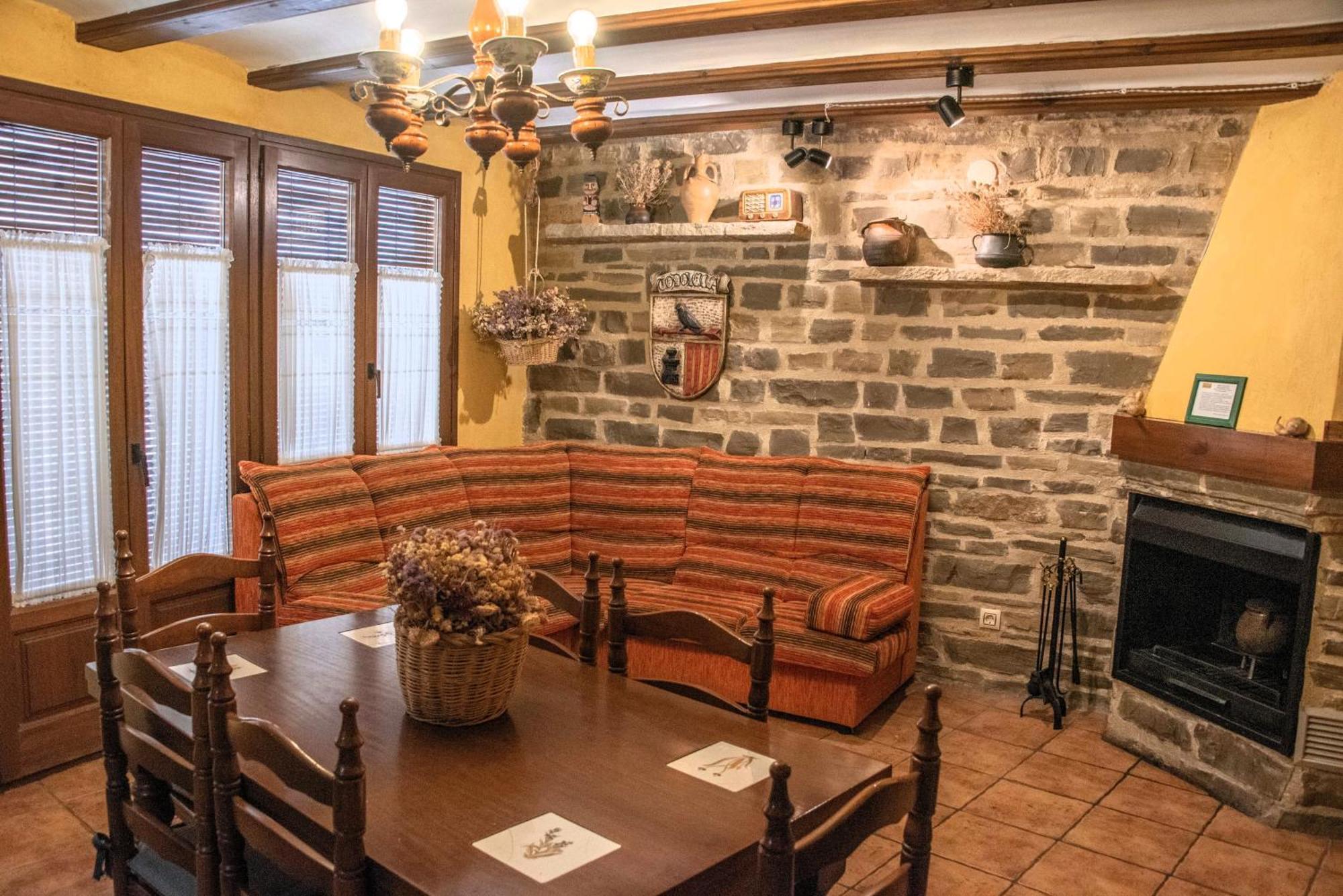 Casa Rural Nuri De Rei A Y B Todolella エクステリア 写真